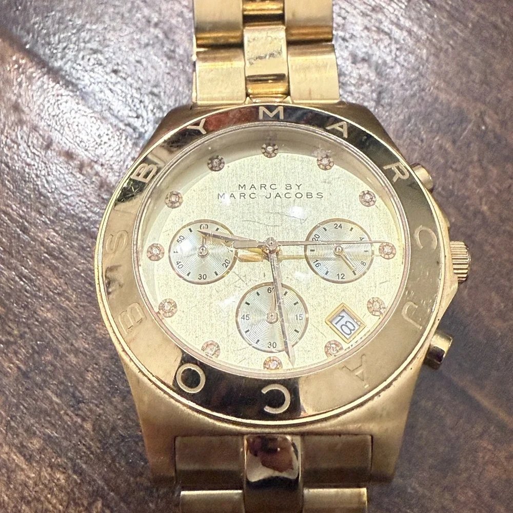 Marc By Marc Jacobs Gold Women's Watch - Picture 3 of 10